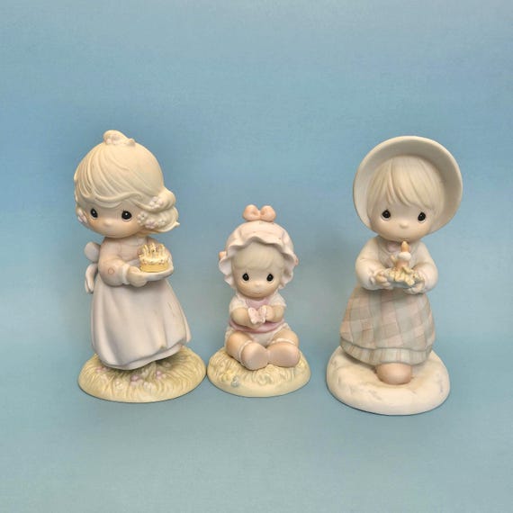 Precious Moments Figurine "May Your Birthday Be a Blessing", Collectible Vintage Figurine, 1990, Porcelaine Ceramic Figurine, Birthday Gift