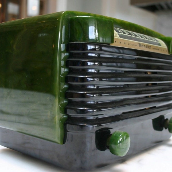 Vintage 1947 Bendix Swirled Green Catalin AM tube Radio w Bluetooth // Stream your music