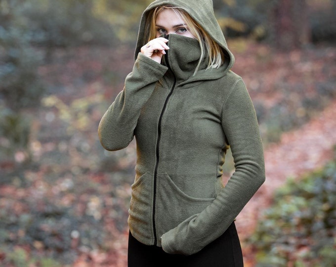 Elven green Hooded winter jacket with face mask. Faery jacket. Pixie sweatshirt. Hooded coat. Gothic jacket. Winter Pixie hoodie coat.