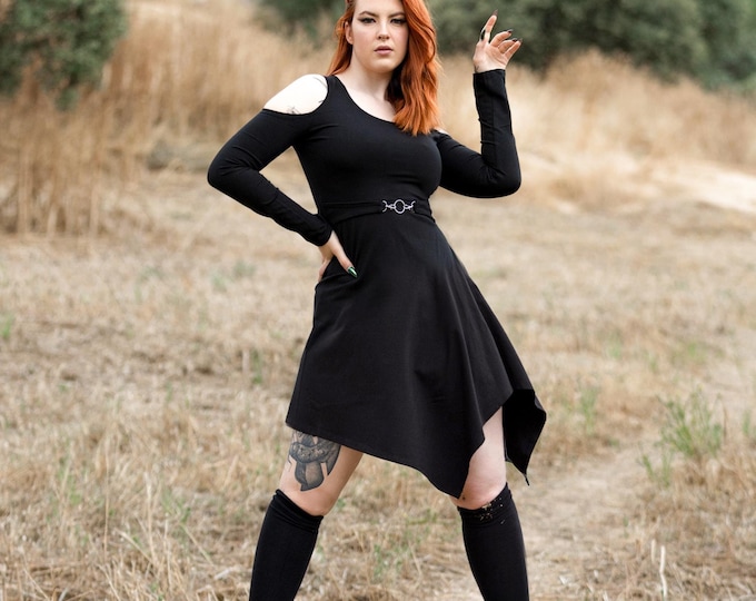 Faery witch tunic dress. Goth dress. Winter goth asymmetric midi dress. Ren Fae Medieval dress. Elven dress. Black pagan dress. Pixie dress