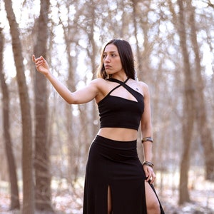 Asymmetric strap black crop top. Goth clothes. Goth top. Festival top. Sleeveless gothic top. Yoga top. Yoga clothes. Dance top. Burning man