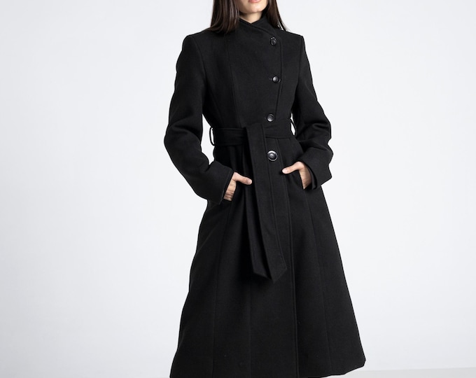 PREORDER - Classic tailored Fitted Winter Coat, Elegant Gothic Outerwear, romantic goth coat. Vegan clothes. Victorian winter fitted coat