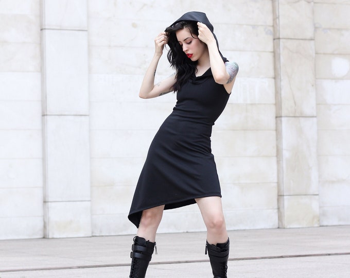 Hooded pixie black dress. Goth hooded sleeveless dress. Witchy black hooded dress. Gothic dress. Elven clothes. Fairy dress. Festival dress