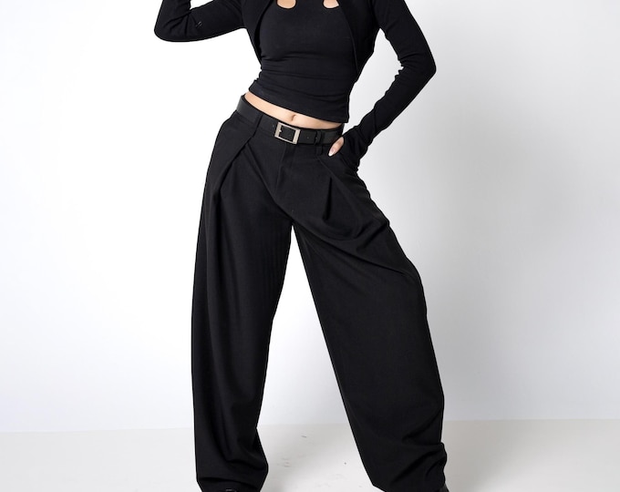 Black pleated wide leg pants with pocket. Autumn winter Baggy pants women organic clothing, Extravagant black trousers with pleats women