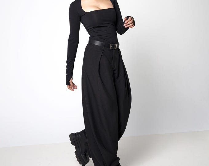 Black Baggy pleated pants with pockets. Autumn winter high waisted pleated wide leg pants. Black tailored trousers with pleats