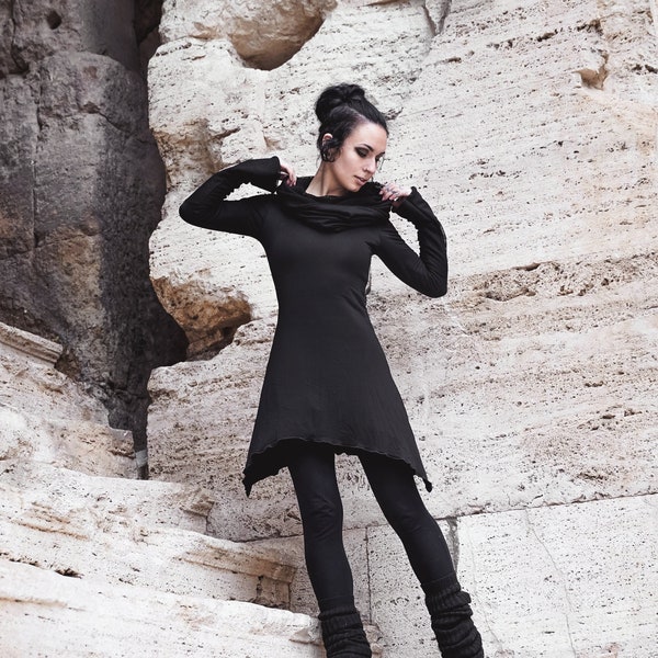 Schwarzes Pixie-Kapuzen-Tunikakleid. Herbst-Winter-Thermo-Langarm-Kappenkleid. Feenkleid. Elfen-Kapuzenkleid. Goth-Kapuzenkleid