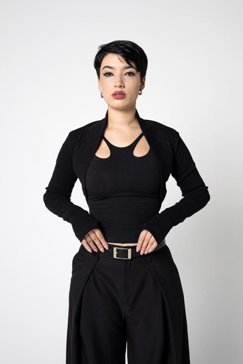 Organic cotton knit Elegant black cropped bolero shrug with long thumbhole sleeves – goth Cocktail minimalist knit cardigan. image 3