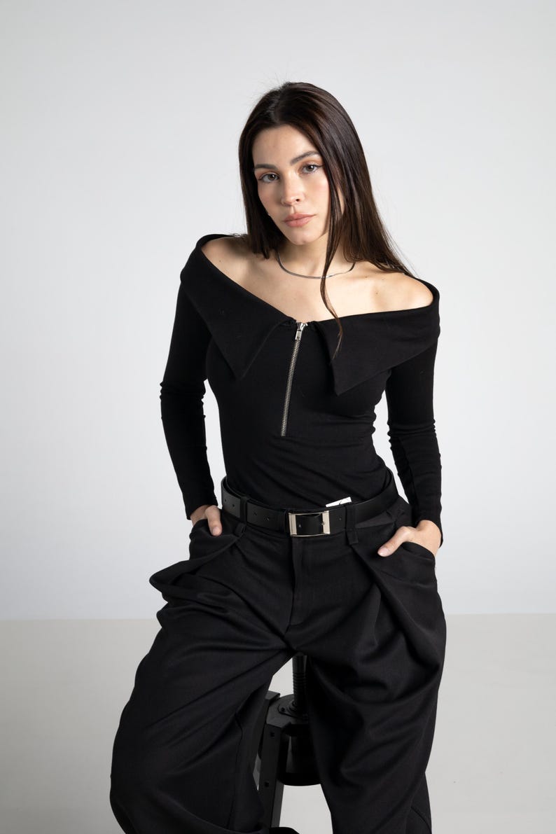Sailor off shoulder gothic blouse. Formal sleeve top. Minimalist black bardot blouse. Cocktail clothing. Elegant top imagen 12