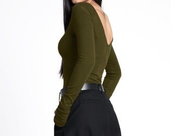 Noa sleeve top green - Organic cotton - reversible boat neck top with thumbholes