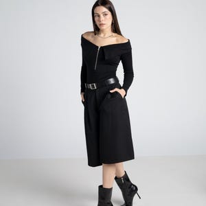 Sailor off shoulder gothic blouse. Formal sleeve top. Minimalist black bardot blouse. Cocktail clothing. Elegant top imagen 13
