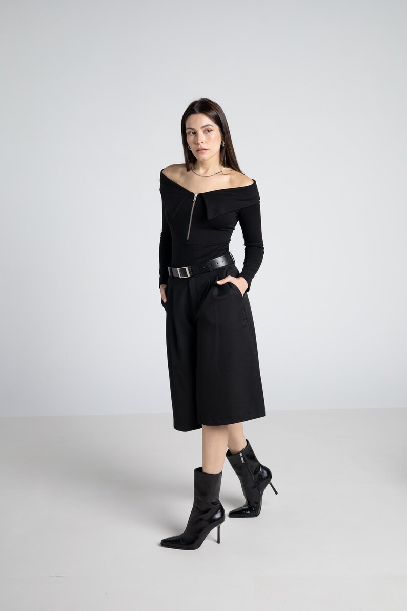 Sailor off shoulder gothic blouse. Formal sleeve top. Minimalist black bardot blouse. Cocktail clothing. Elegant top imagen 13