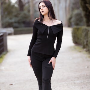 Sailor off shoulder gothic blouse. Formal sleeve top. Minimalist black bardot blouse. Cocktail clothing. Elegant top imagen 10