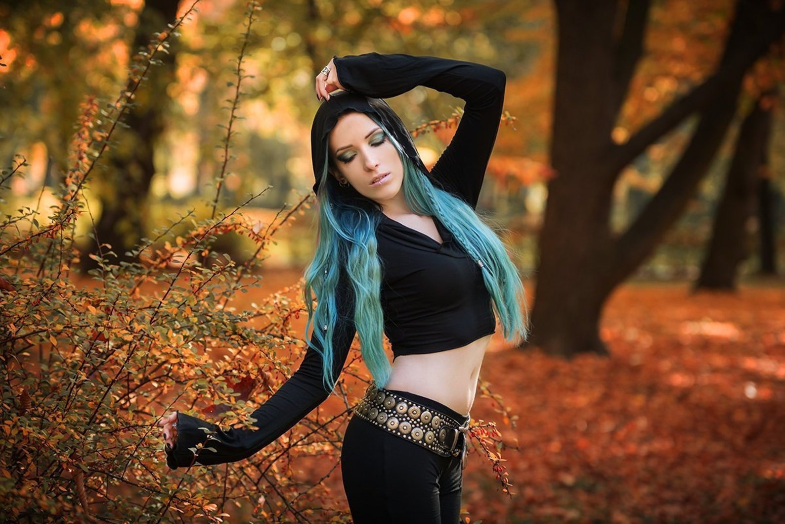 Gothic Crop Top I Okoskind Med Lynlas Og Stropper