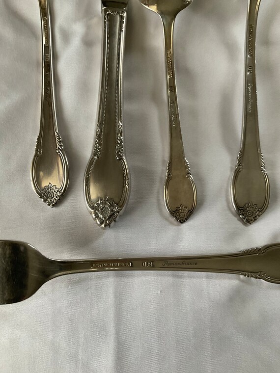 Remembrance 1847 Rogers Bros. * Vintage Silverplate * Service for