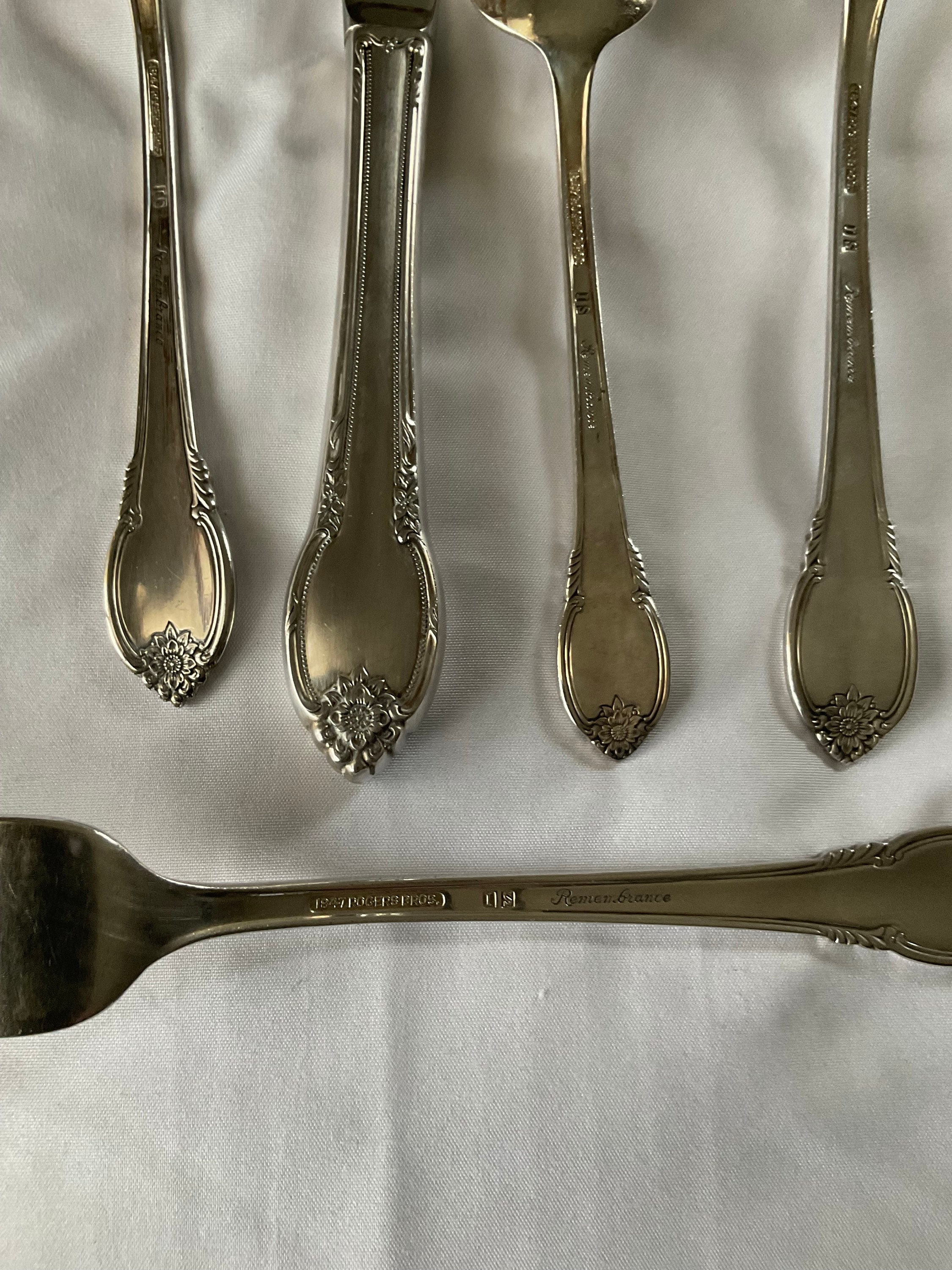 Remembrance 1847 Rogers Bros. * Vintage Silverplate * Service for