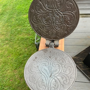 Vintage Norwegian JOTUL Waffle Iron, Old Metal Waffle Maker, Norwegian Krumkake , Goro , Cast Iron, Norway Cookie Press , Pastry Iron