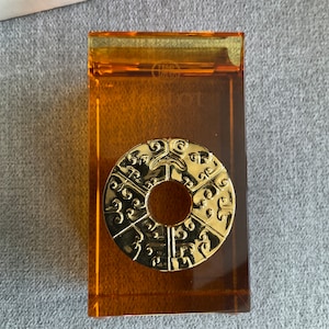 Collectible Tittot Signed Liuli Crystal Glass Art Amber 見多識廣 Card Holder * Pen Holder * Paper Weight