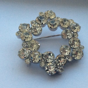 Vintage Eisenberg Ice Wreath Brooch Pin * Clear Rhinestone Brooch