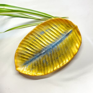 Gold and emerald trinket dish, tray like a leaf,  home decor, decorative resin tray, jewelry dish, perfume tray, trinket tray