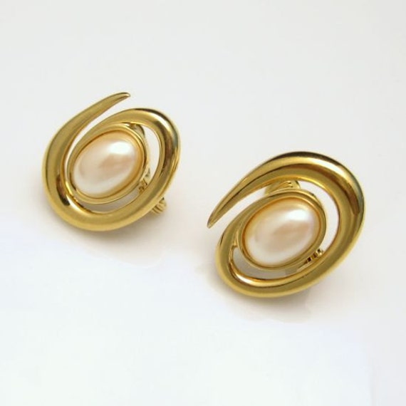 MONET Vintage Clip Earrings Mid Century Large Fau… - image 3