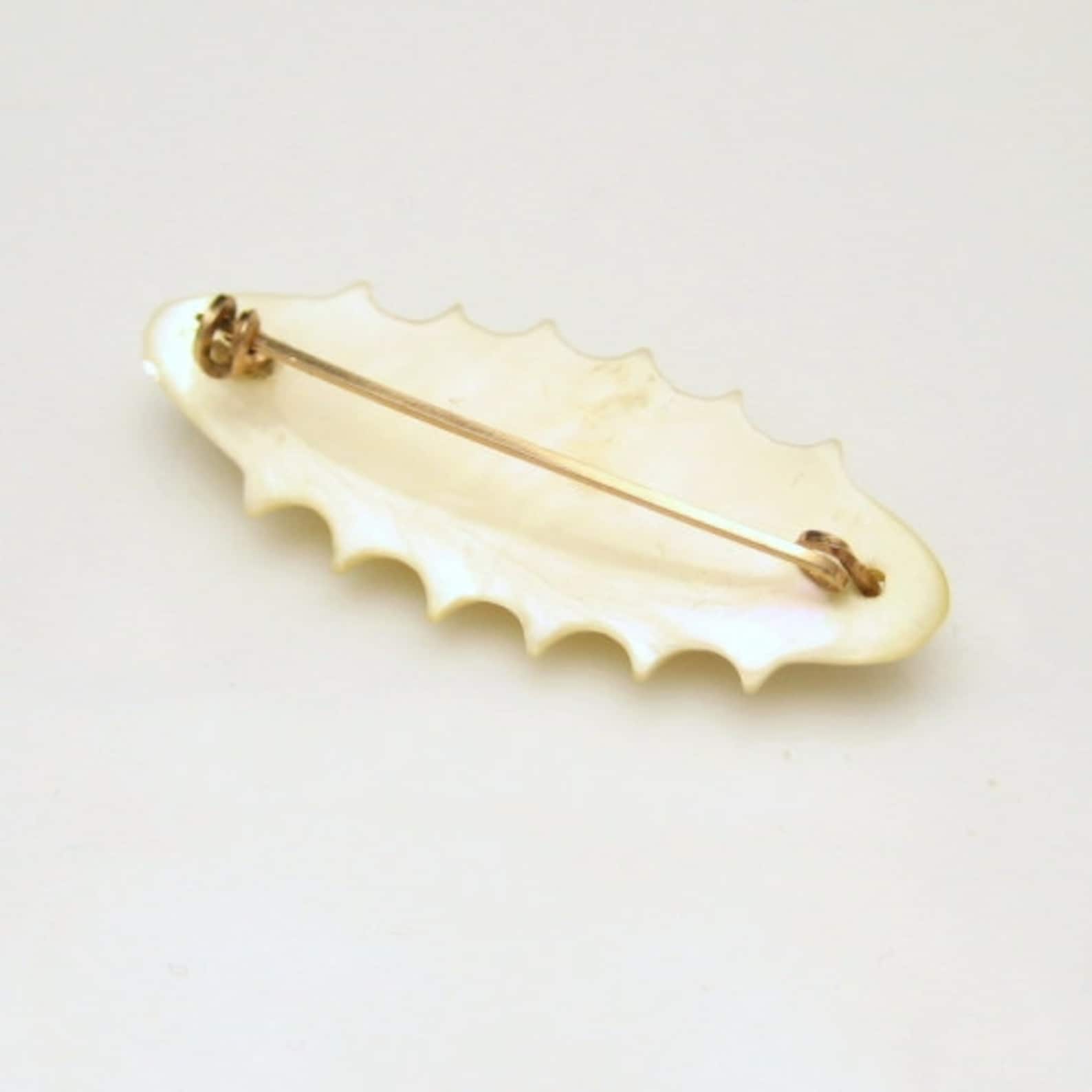Vintage mother Brooch Pin Mid Century Carved Mother of Pearl MOP Oval ...