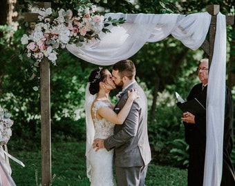 Paquete de flores de arco de boda de marfil blanco ruborizado, botines de boda personalizados para cenador, círculo de bodas de lujo Triángulo hexagonal Flores de arco de Chuppah