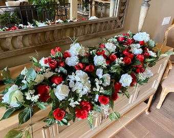 Red White Sweetheart Table Arrangement, Boho Mantle Wedding Flowers, Winter Weddings, Red Weddings, For Weddings Bridal Decor, Centerpiece