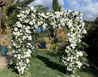 Boho White Wedding, Wedding Arch, Wedding Arrangement, White Wedding Arrangement, Wedding Bouquet, Bridal Flowers, White Flowers, Wedding