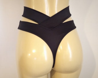 Bigger Bra Size Underwire Bikini Top. High waist strappy bikini bottom –  Mirasol Swimwear