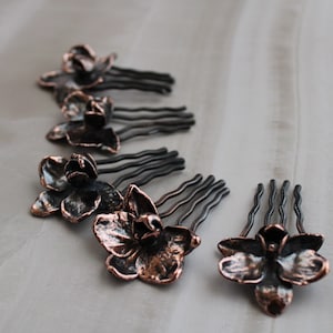 Peineta de orquídea real / Orquídea de metal / Peineta / Horquilla floral / Accesorios de boda / Novia alternativa / Peinado para festivales