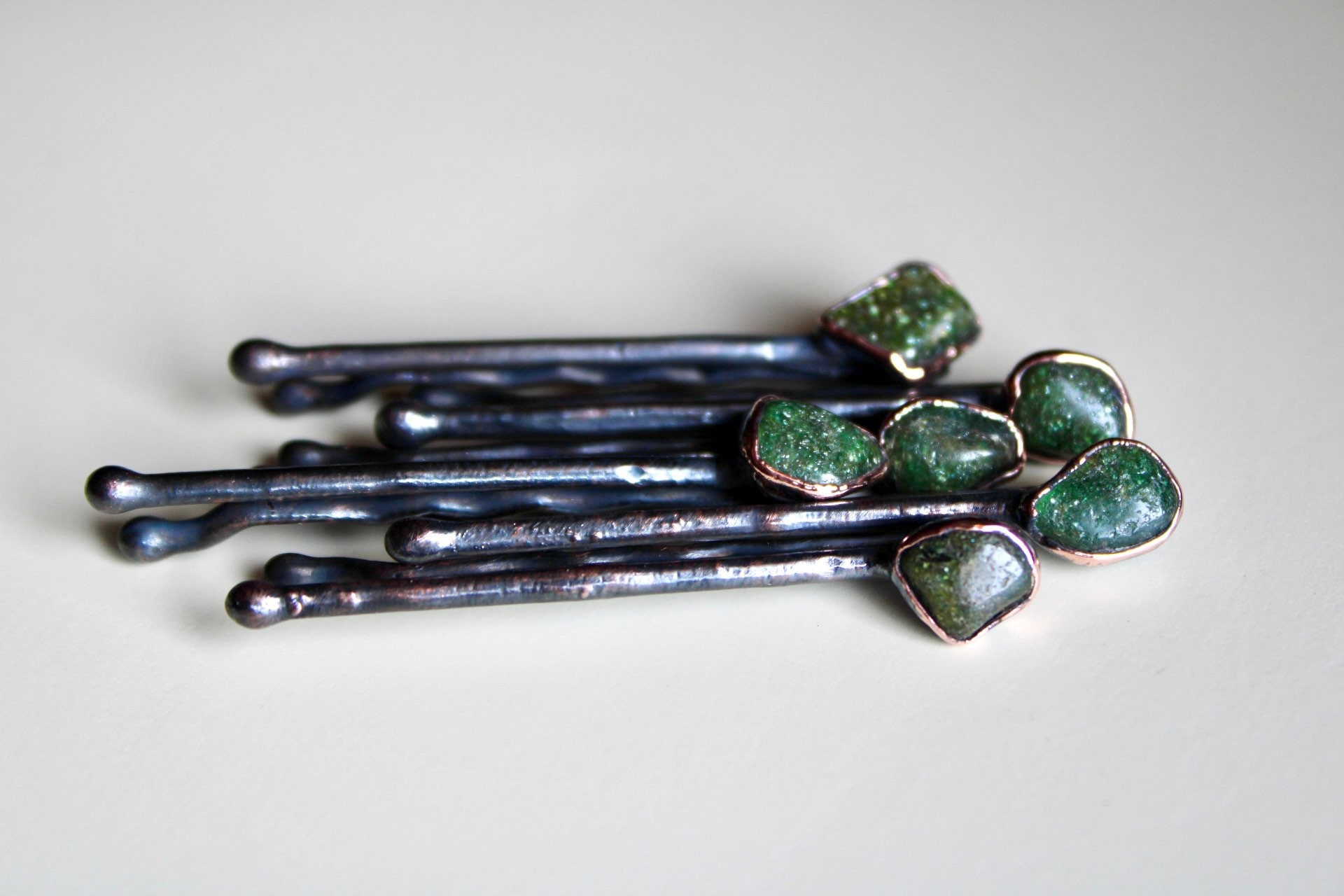 Raw Emerald Copper Bobby Pin - Electroformed Gemstone Hair  display picture 3