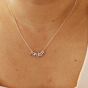 Collar con nombre Collar con inicial Collar delicado Collar delicado Regalo para hermana Regalo para mamá Abuela Regalo para dama de honor Regalo para su novia