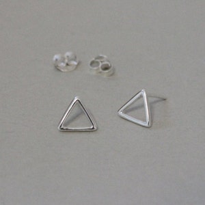 Ohrstecker Sterling Silber Dreieck Earirngs, Geometrie, kleine Ohrstecker, jeden Tag, zierliche einfache Ohrringe, Ohrringe, Pfeil post