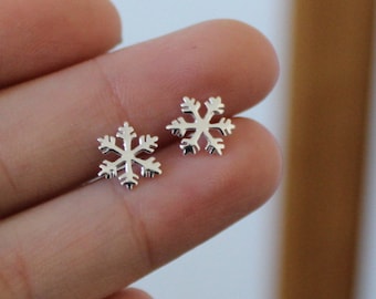 Sterling Silver Snowflake Stud Earrings, Bridesmaid Gift, Rose gold earrings, Christmas Gift, Dainty Earrings, Sister Mother gift, small