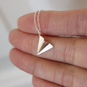 Collar de avión de papel, collar de avión de origami, colgante de avión, collar de viaje, collar de graduación, joyería moderna y sencilla para todos los días