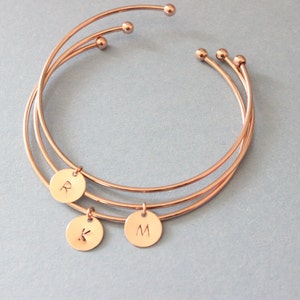 Pulsera personalizada, pulsera con inicial, pulsera con inicial, regalo de dama de honor, pulsera personalizada, regalo de hermana, regalo para mamá, pulsera de oro rosa