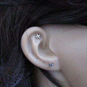 Sterling Silver Star kraakbeen oorbel, Star stud earring, tiny kraakbeen oorbel, Tragus Earring, Tiny stud Earring, meerdere piercing