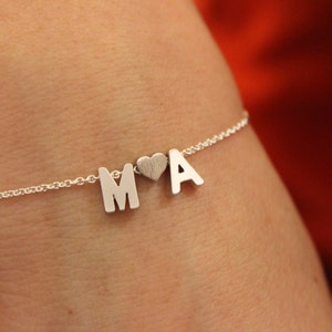 Pulsera con dos iniciales, pulsera de pareja, pulsera con dos iniciales, regalo para mamá, regalo para hermana, regalo de boda, pulsera con iniciales, pulsera con letras