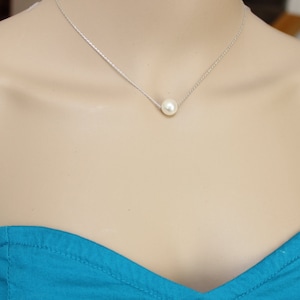 Floating Pearl Necklace, Classic Pearl Necklace, One Pearl Necklace, Bridesmaid Gift, Bridal party Gift, Wedding party Gift Bridesmaid pearl