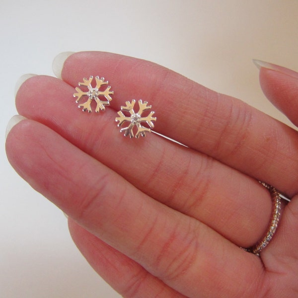 Sterling Silver SnowFlake Stud Earrings, Christmas Gift, Dainty Earrings,