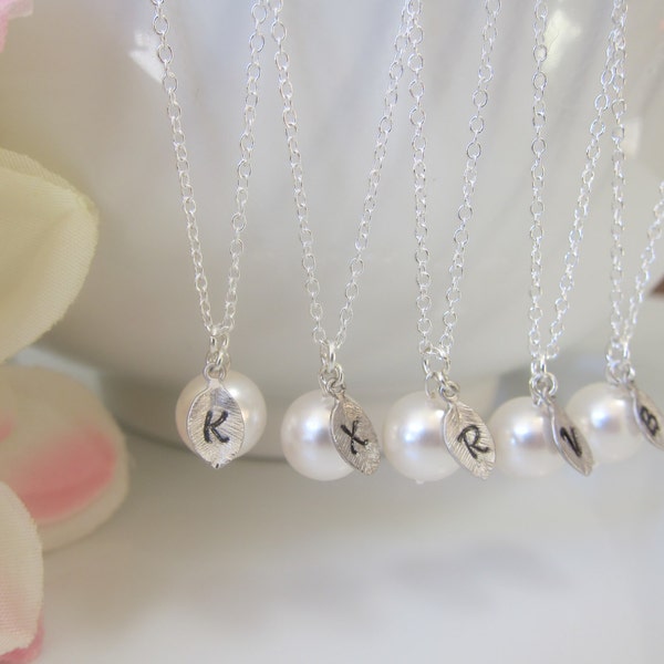 Bridesmaid Gift Set of 4 5 6, Pearl intial necklace, Wedding party Gift, Initial Necklace, Mother Gift, Sister Gift,simple pearl necklace