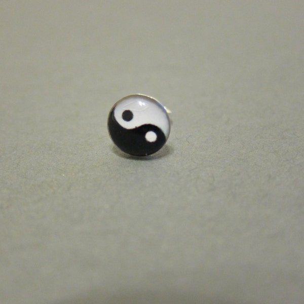 Sterling Silver Yin Yang Cartilage Earring, butterfly stud Earring, Tragus Stud.