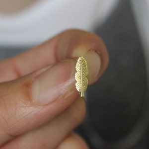 Gold Vermeil Feather cartilage earring, SILVER available, tiny cartilage stud, tragus stud, tragus earring, single stud, rememberance