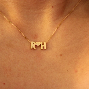 Versión plateada disponible, collar de dos iniciales, collar para novio y novia, regalo de aniversario, collar de pareja, collar con nombre.