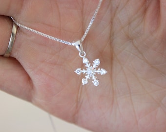 Silver Snowflake Necklace, Christmas Gift, Bridesmaid Gift, sister gift, mother gift, Delicate necklace, dainty necklace, simple necklace