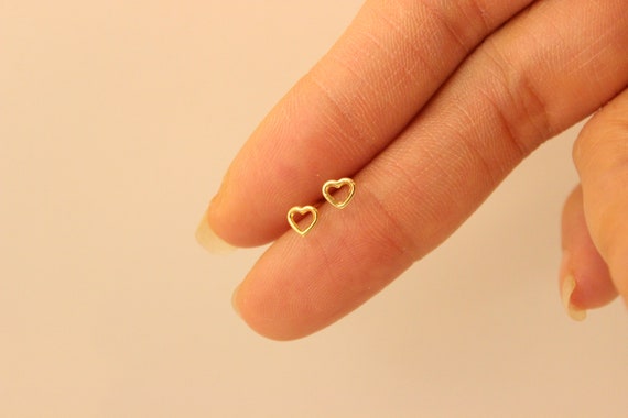 Tiny Gold Heart Stud Earrings Dainty Heart Cartilage Earrings Kid Earrings Valentine Sister Gift Flower Girl Gift Sweet 16 Gift Etsy UK