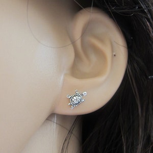 Kleine sterlingzilveren schildpadoorstekers, schildpadoorbellen, geluk, kinderoorbellen, sierlijke oorbellen