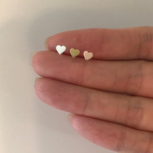 tiny Heart Cartilage Earring, sterling silver cartilage, tiny Cartilage Earring, heart nose stud , tragus, nose stud, piercing, silver tragu