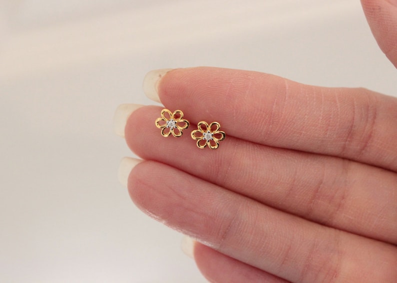 Flower Stud Earrings Tiny Gold Studs Dainty Stud Earrings - Etsy