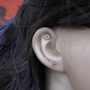 Sterling Silver Celtic Cartilage Earring, Knot stud earring, Celtic knot, Tragus Earring, Tiny stud Earring, piercing, Multiple piercing .